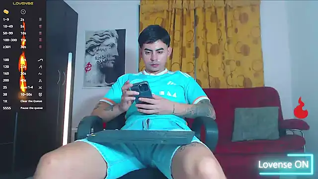 Snapshot of Lobito_xxxl chatting on 09/25/25, 10:49 Lobito xxxl online show from 09/25/25, 10:49