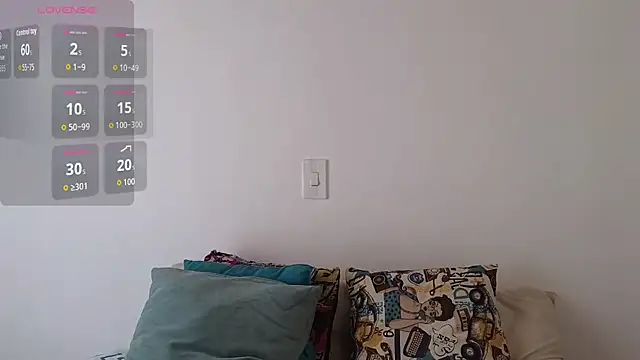 Snapshot of ninaa_fox chatting on 07/14/26, 05:08 ninaa fox online show from 07/14/26, 05:08