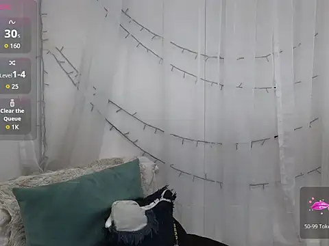ninaa fox online show from 04/22/26, 07:31