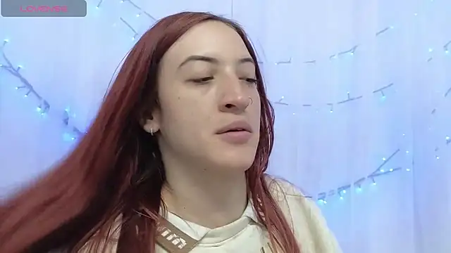 Snapshot of ninaa_fox chatting on 07/04/26, 04:00 ninaa fox online show from 07/04/26, 04:00