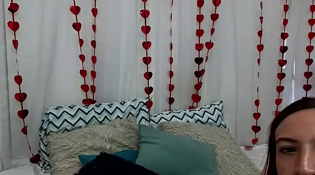 ninaa fox online show from 02/18/25, 08:14