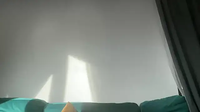 Iris cherry online show from 11/18/25, 07:00