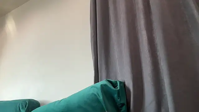 Iris cherry online show from 03/12/26, 06:50