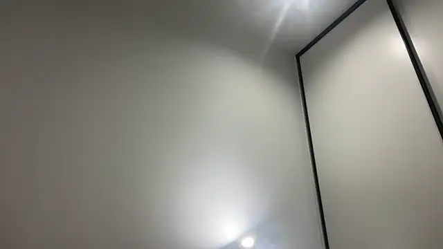 Iris cherry online show from 09/19/25, 08:29