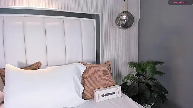 naughty flower18 online show from 01/13/26, 10:35