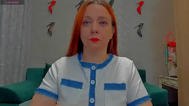 Snapshot of emilianna666 chatting on 10/08/25, 08:38 emilianna666 online show from 10/08/25, 08:38