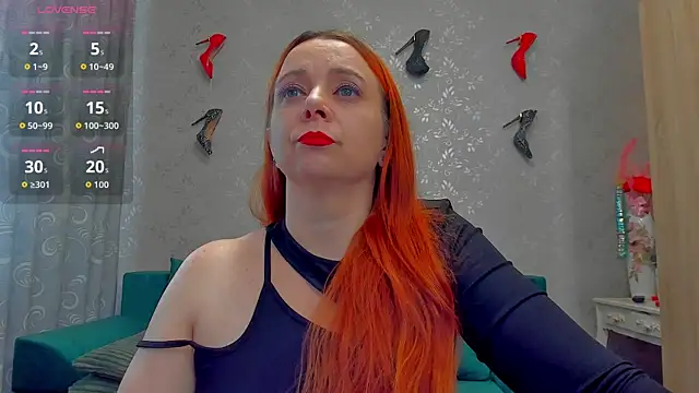 Snapshot of emilianna666 chatting on 10/02/25, 09:23 emilianna666 online show from 10/02/25, 09:23