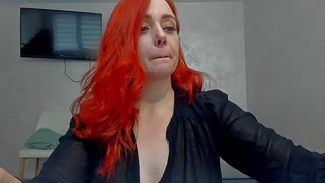 emilianna666 online show from 04/18/26, 08:49