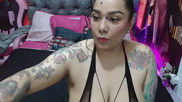 JEENEVIEVE online show from 06/04/26, 06:23