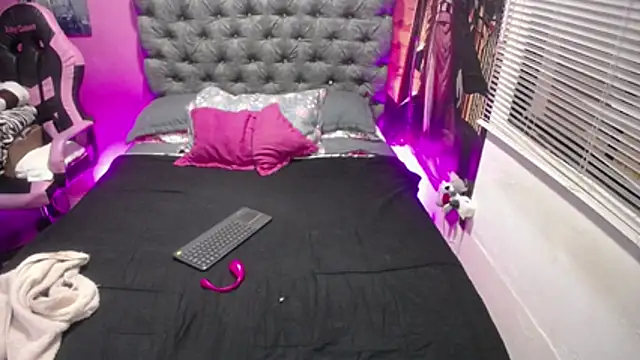 Snapshot of JEENEVIEVE chatting on 10/30/25, 06:16 JEENEVIEVE online show from 10/30/25, 06:16