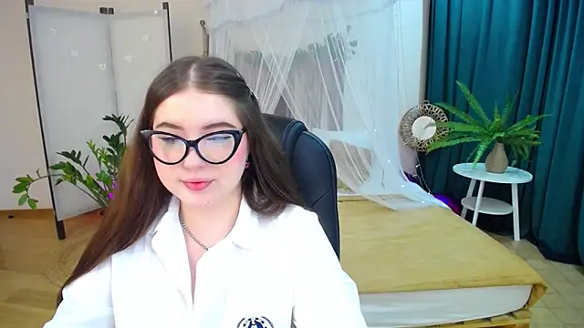 NicoleFoxery online show from 03/07/25, 06:22