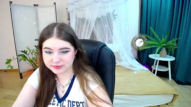 NicoleFoxery online show from 03/10/25, 06:23