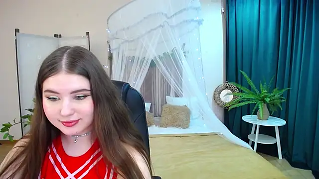 NicoleFoxery online show from 03/18/25, 12:30