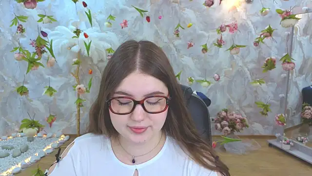 NicoleFoxery online show from 04/12/26, 07:28