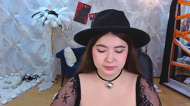 NicoleFoxery online show from 10/30/25, 06:16