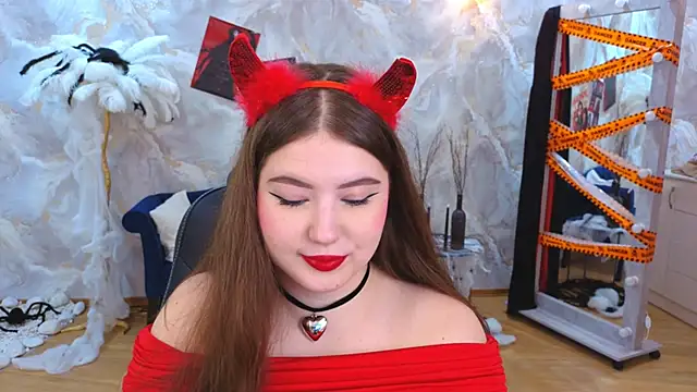 NicoleFoxery online show from 10/28/25, 03:29