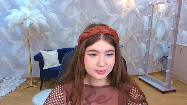 NicoleFoxery online show from 11/15/25, 06:23