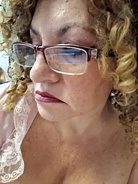 Hot Azaleea online show from 11/04/25, 06:39