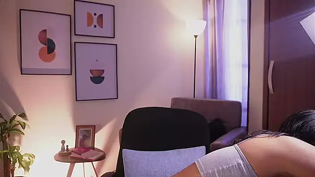 Isabella dior online show from 03/04/25, 02:42
