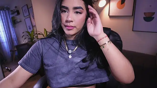 Isabella dior online show from 11/29/25, 03:56