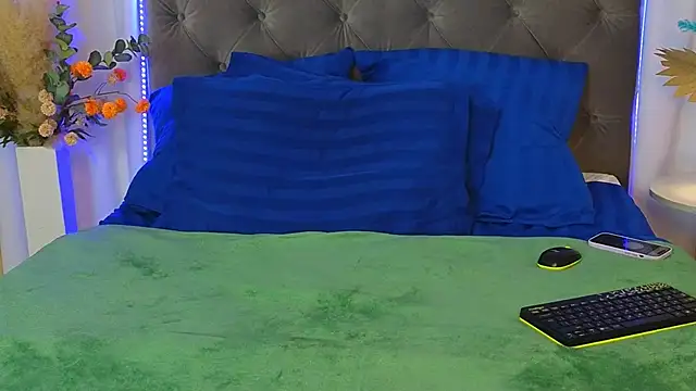 Ariana Petite online show from 03/02/26, 05:08