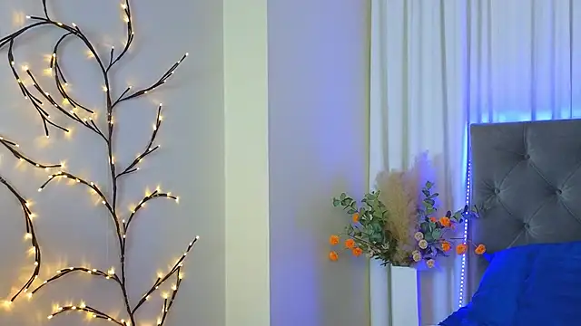 Ariana Petite online show from 03/19/26, 12:32