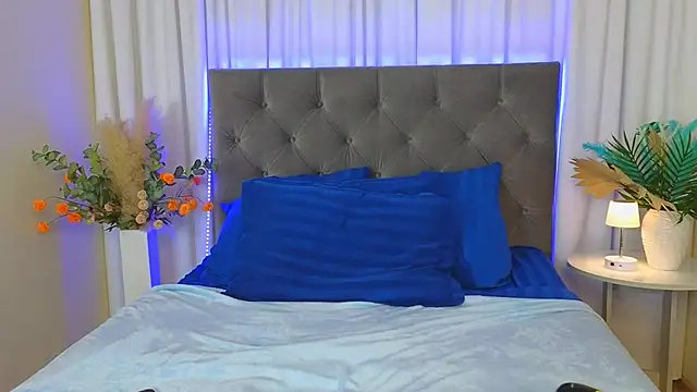 Ariana Petite online show from 03/16/26, 12:51