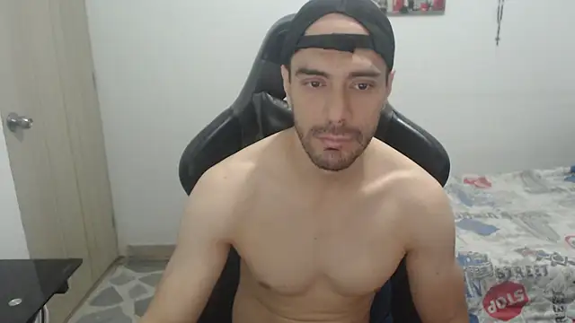 Snapshot of samuelgarcia_ chatting on 06/23/26, 03:26 samuelgarcia online show from 06/23/26, 03:26