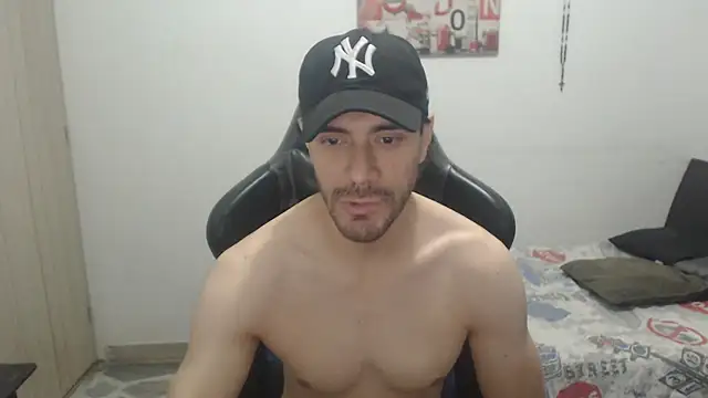 Snapshot of samuelgarcia_ chatting on 07/21/26, 04:47 samuelgarcia online show from 07/21/26, 04:47