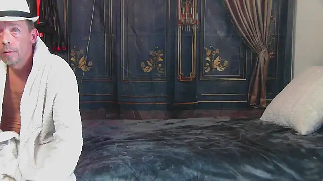 Snapshot of JadeandDamon chatting on 09/17/25, 06:32 JadeandDamon online show from 09/17/25, 06:32