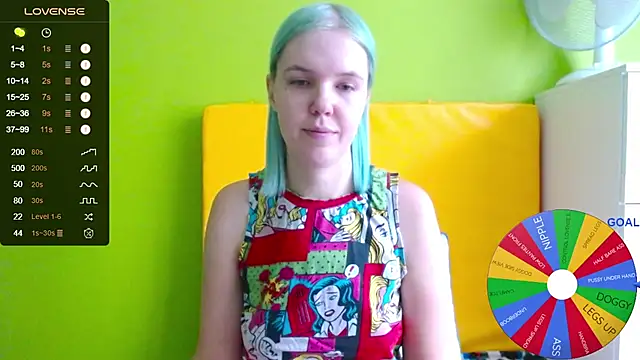 Snapshot of Ultra_Meow chatting on 10/28/25, 09:41 Ultra Meow online show from 10/28/25, 09:41