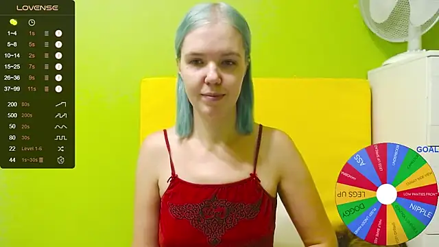 Snapshot of Ultra_Meow chatting on 10/22/25, 01:43 Ultra Meow online show from 10/22/25, 01:43