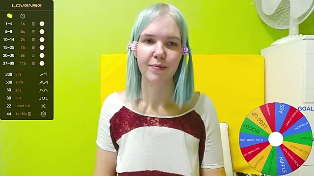 Snapshot of Ultra_Meow chatting on 10/26/25, 09:59 Ultra Meow online show from 10/26/25, 09:59