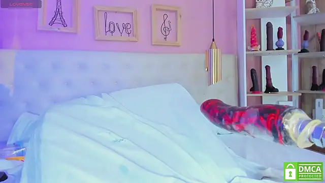 leylla  online show from 04/15/26, 07:58