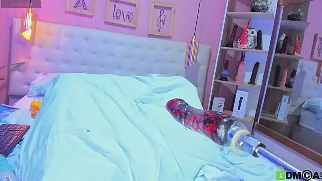 leylla  online show from 12/04/25, 08:19