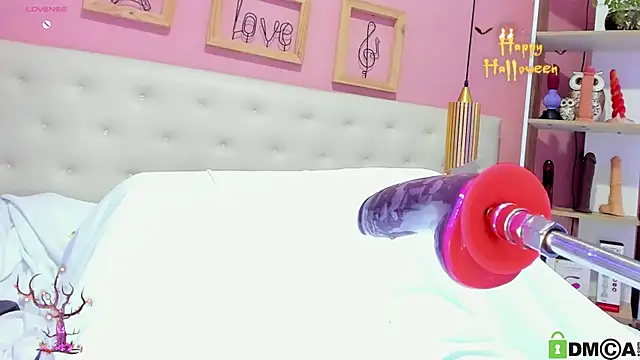 leylla  online show from 10/24/25, 09:03