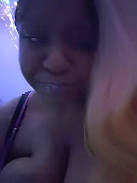 Snapshot of 6lue6a6y69 chatting on 02/15/26, 01:17 6lue6a6y69 online show from 02/15/26, 01:17