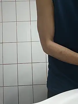 TommyMomentum online show from 10/17/25, 04:27