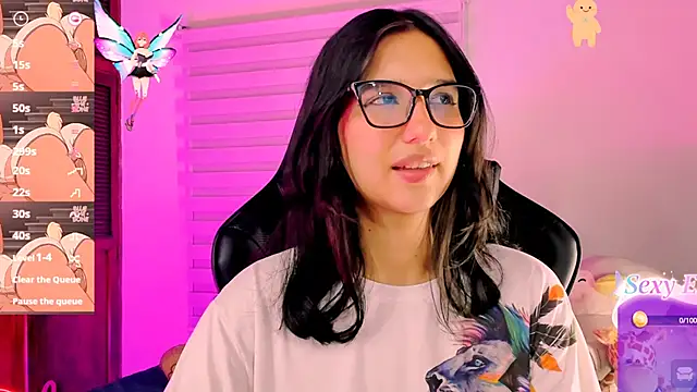 Snapshot of Luniverse chatting on 03/06/25, 11:42 Luniverse online show from 03/06/25, 11:42