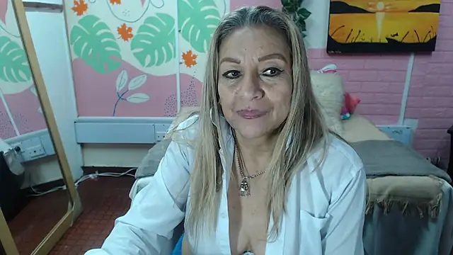 Snapshot of ZAMANTHA chatting on 02/22/25, 09:48 ZAMANTHA online show from 02/22/25, 09:48