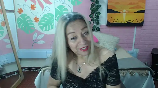 Snapshot of ZAMANTHA chatting on 10/14/25, 03:34 ZAMANTHA online show from 10/14/25, 03:34