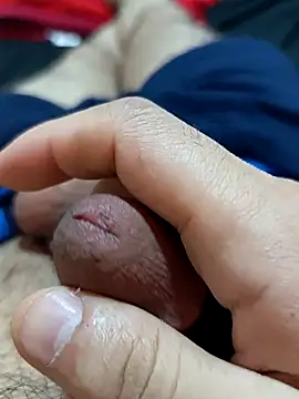 Fghjxdgbbcd online show from 10/30/25, 01:15