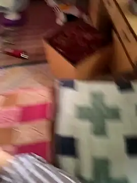 tz143143 online show from 11/11/25, 03:34