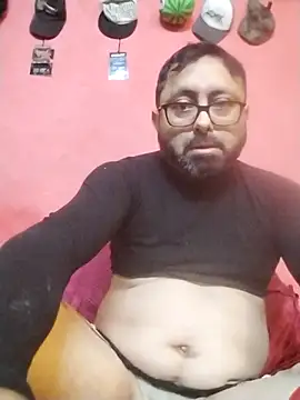Snapshot of lingerieman420@xh chatting on 05/11/26, 07:21 lingerieman420xh online show from 05/11/26, 07:21