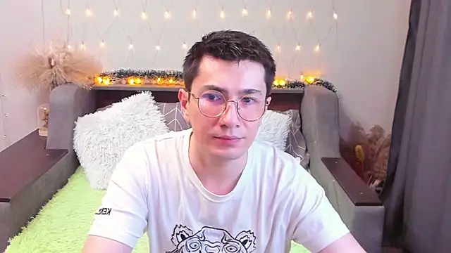 Yumi steve online show from 03/02/25, 08:35