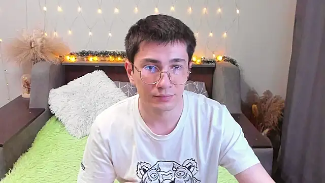 Yumi steve online show from 03/15/25, 12:36