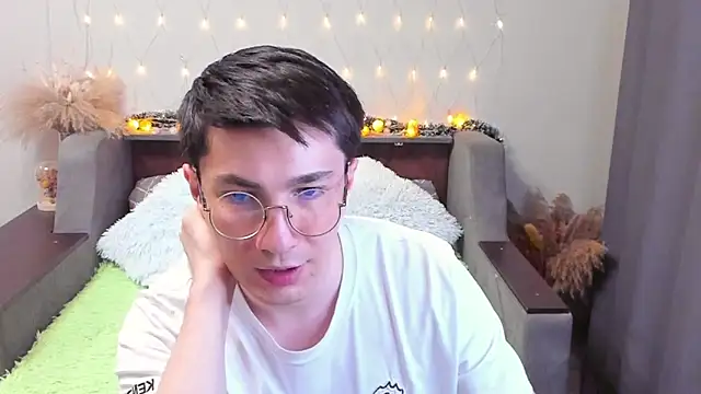 Yumi steve online show from 01/31/25, 11:56