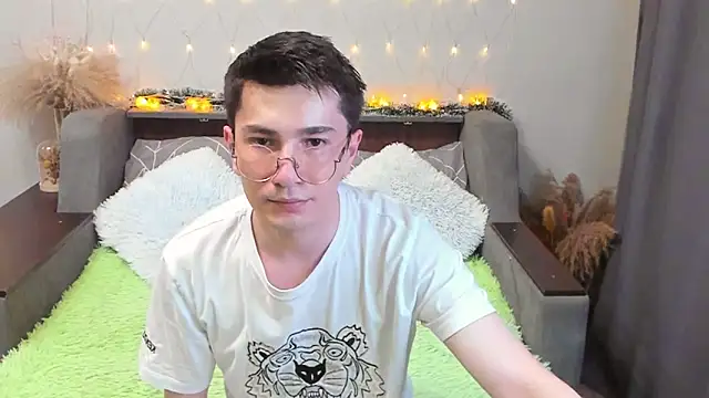 Yumi steve online show from 01/10/25, 11:39