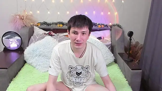 Yumi steve online show from 10/08/25, 08:31