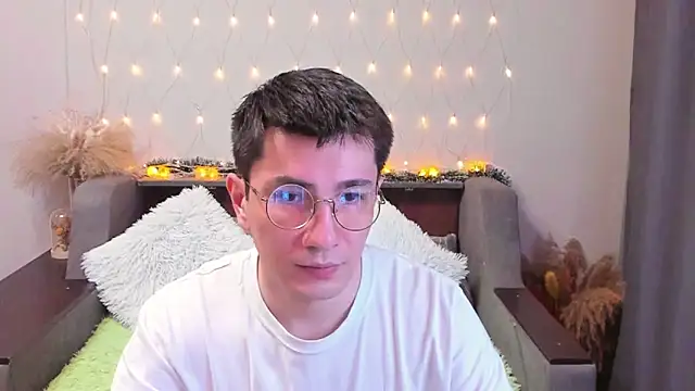 Yumi steve online show from 01/11/25, 10:07